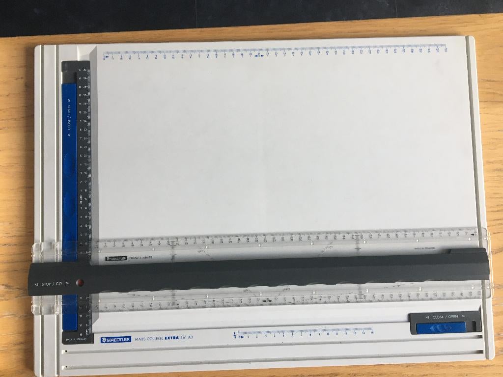 Tekenplaat van het merk STAEDTLER ( Mars College extra 661 A, Diversen, Schoolbenodigdheden, Zo goed als nieuw, Ophalen of Verzenden