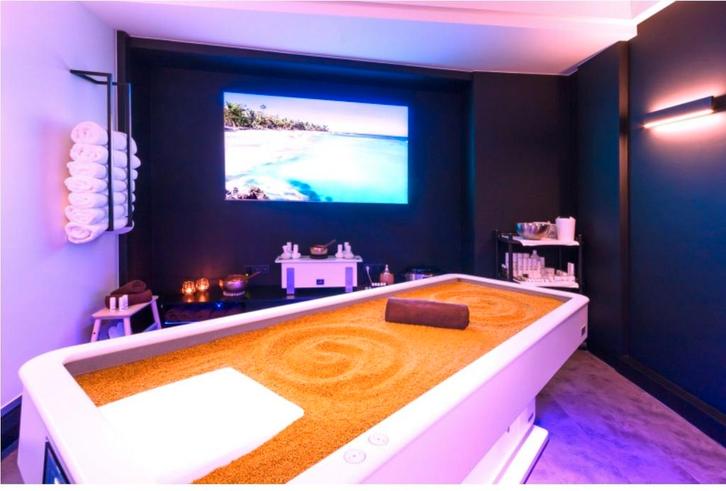 Behandeltafel verwarmd Mlx quartz Gharieni, Sport en Fitness, Massageproducten, Ophalen