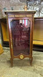 Antieke vitrine kast met glazen leggers, Huis en Inrichting, Ophalen