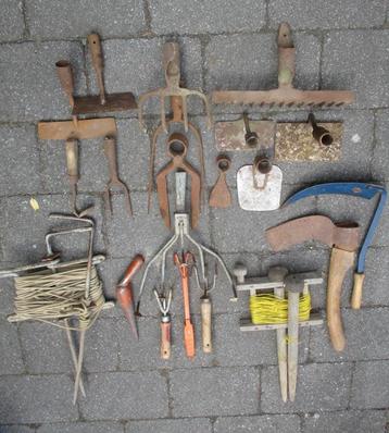 Tuin en ander oud handgereedschap beschikbaar voor biedingen