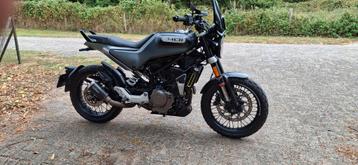 Husqvarna svartpilen 401 topstaat  2020. 26380km beschikbaar voor biedingen