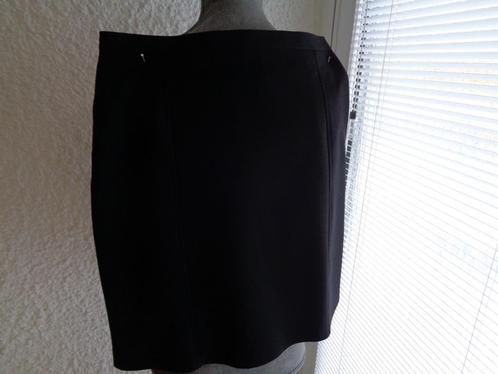 Jupe noire doublée taille 38, Vêtements | Femmes, Jupes, Porté, Noir, Enlèvement ou Envoi