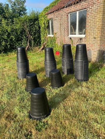 Plastic zitjes voor tuinfeesten,evenementen, theater beschikbaar voor biedingen
