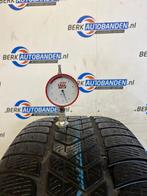 2x Pirelli Scorpion Winter MOE RFT 235/55 R19 101H 235/55/19, Auto-onderdelen, 19 inch, Gebruikt, 235 mm, Band(en)