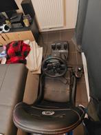 Logitech. Stoel met stuurwiel, pedalen en versnellingspook, Ophalen, Zo goed als nieuw