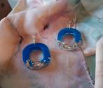 Blauw zilvere oorbellen, Handtassen en Accessoires, Oorbellen, Nieuw, Blauw, Ophalen of Verzenden