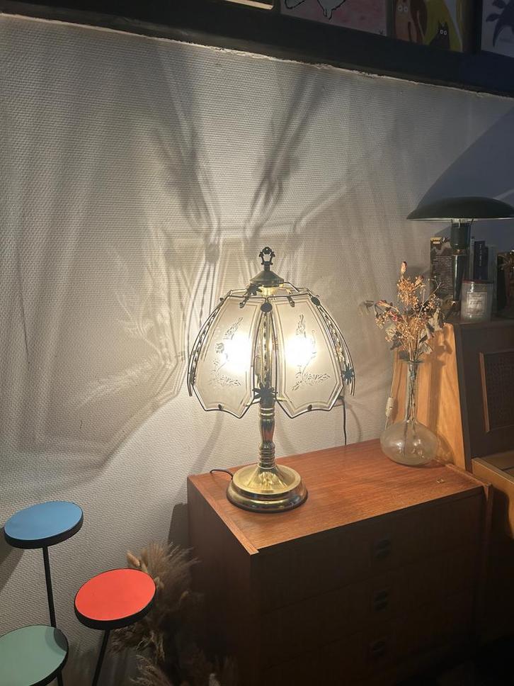 Elegante vintage tafellamp met geslepen glazen panelen, Huis en Inrichting, Lampen | Tafellampen, Glas, Metaal, Ophalen