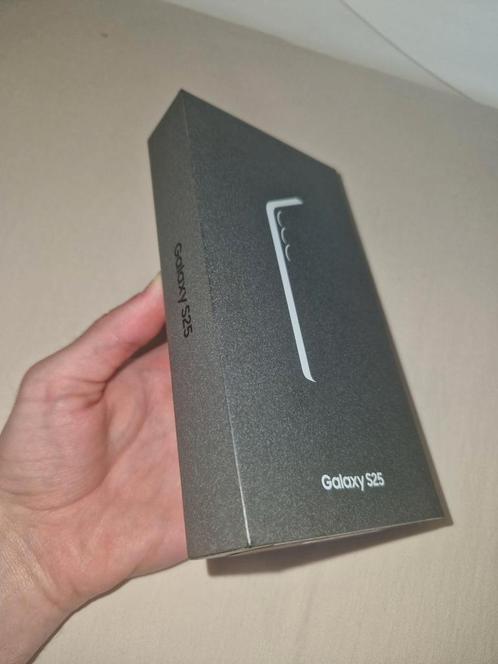 Samsung Galaxy S25 - 256GB - zwart - NIEUW en nooit gebruikt, Telecommunicatie, Mobiele telefoons | Samsung, Nieuw, Zwart, Ophalen
