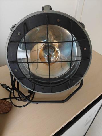 Scheepslamp beschikbaar voor biedingen