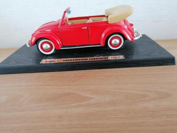 Mooie volkswagen cabrio, jaar 1958. Schaal 1/18 beschikbaar voor biedingen
