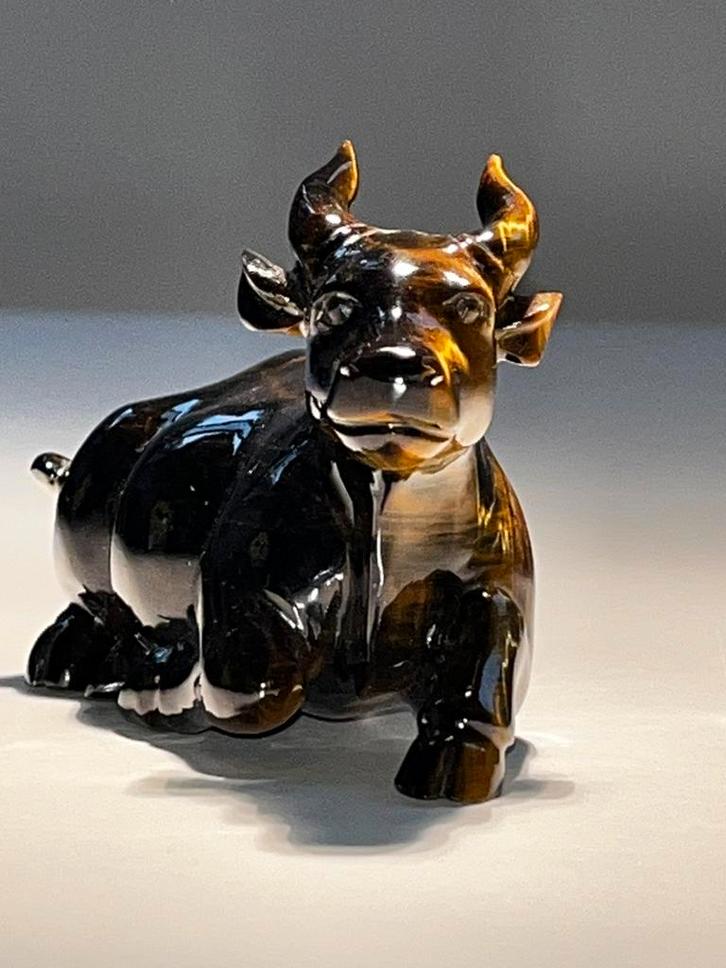 Chinese handsculpted gold tigereye bison precious stone rock, Antiek en Kunst, Kunst | Niet-Westerse kunst, Ophalen of Verzenden