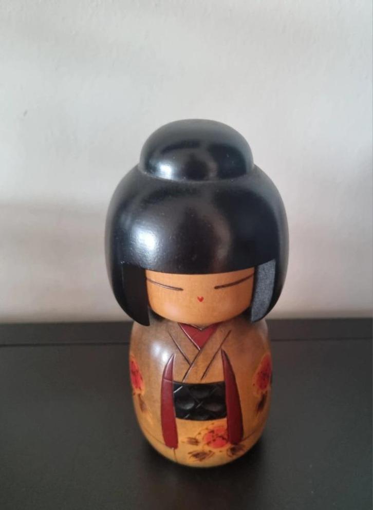 Mooie Kimono Okappa kokeshi van Sugai Sato (1920-), Antiek en Kunst, Kunst | Beelden en Houtsnijwerken, Verzenden