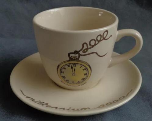 JET TER STEEGE MILLENNIUM 2000 kop en schotel H7xO8cm 14.5cm, Huis en Inrichting, Keuken | Servies, Zo goed als nieuw, Verzenden