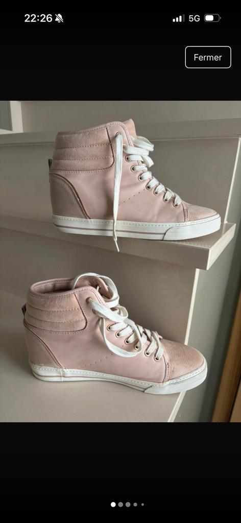 Suoerbes baskets rose poudre comme neuve 39 cuir et daim, Kleding | Dames, Schoenen, Zo goed als nieuw, Roze, Ophalen