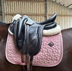 Bruin dressuurzadel 17,5inch, Dieren en Toebehoren, Paarden en Pony's | Zadels, Ophalen, Gebruikt, Dressuur