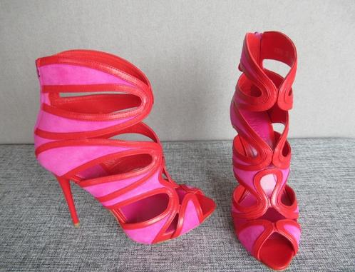 Nieuwe Alexander McQueen sandalen in roze suède, It 37, Kleding | Dames, Schoenen, Nieuw, Sandalen of Muiltjes, Roze, Verzenden