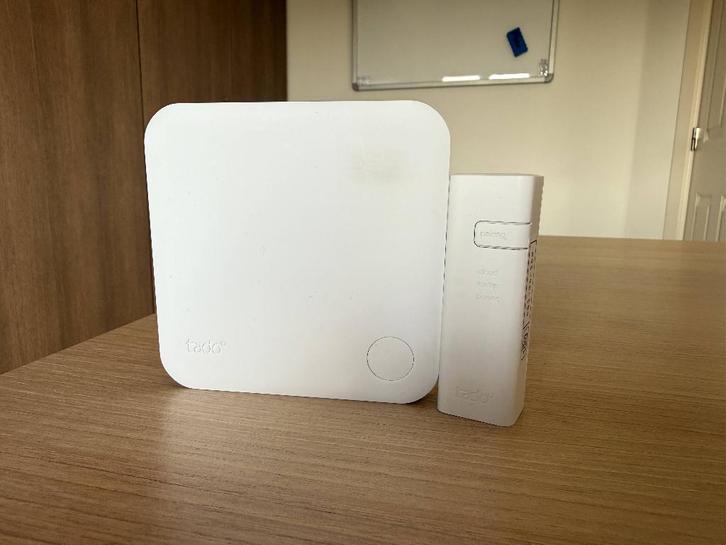 Tado wired smart thermostat V3+ + Internet Bridge, Bricolage & Construction, Thermostats, Utilisé, Thermostat intelligent, Enlèvement ou Envoi