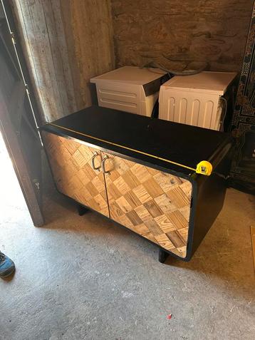 Commode, Enlèvement