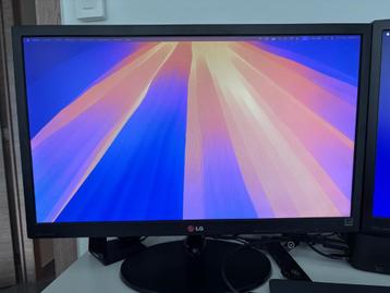 LG LED Monitor (2 stuks) beschikbaar voor biedingen