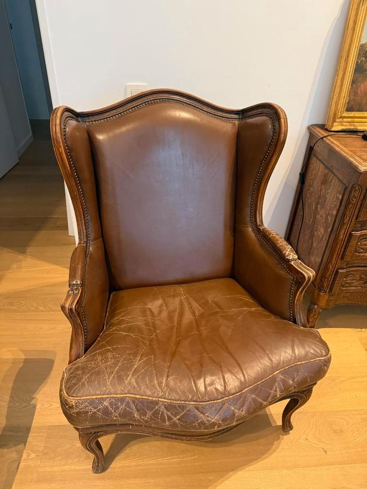Statige lederen eenzits in goede staat, Antiek en Kunst, Antiek | Meubels | Stoelen en Sofa's, Ophalen