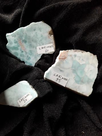 prachtige stukken echte larimar beschikbaar voor biedingen