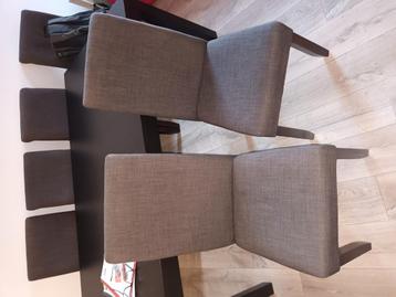 4 stoelen beschikbaar voor biedingen