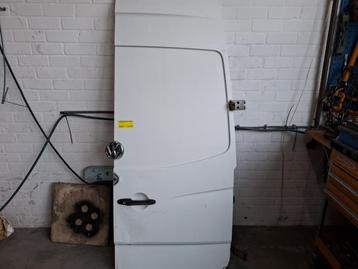 Portier 4Deurs rechts-achter van een Volkswagen Crafter (LB9 beschikbaar voor biedingen