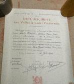 8 Oude Diplomas en Getuigschriften van de jaren 40, Antiek en Kunst, Curiosa en Brocante, Ophalen of Verzenden