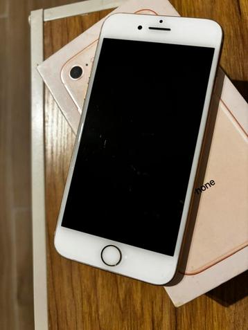 iPhone 8 GOLD. MOET NU WEG beschikbaar voor biedingen