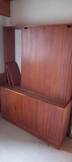 Antieke stevige kast, Huis en Inrichting, Slaapkamer | Complete slaapkamers, Ophalen