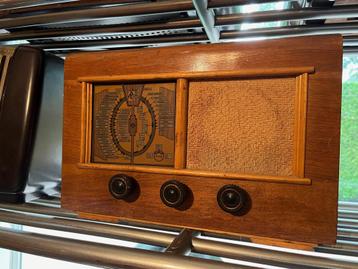 radio "RR" de 1950 disponible aux enchères