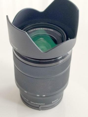 Sony FE 28-70mm F/3.5-5.6 OSS + zonnekap + UV filter (nwst) 