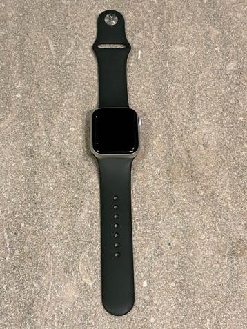 Apple Watch SE zilver 40mm met Cyprus groene band beschikbaar voor biedingen