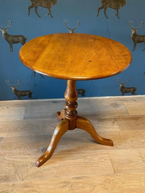 Kleine antieke ronde bijzettafel, Antiek en Kunst, Antiek | Meubels | Tafels, Ophalen of Verzenden