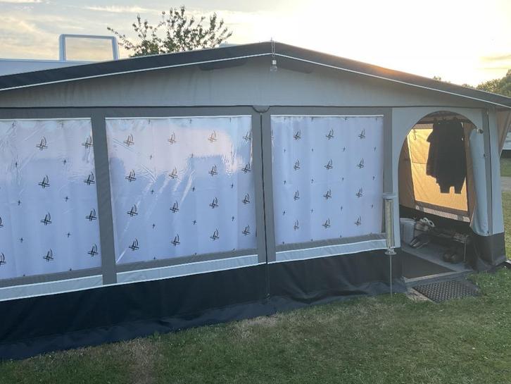 voortent, Caravans en Kamperen, Voortenten en Luifels, Zo goed als nieuw, Brand, Ophalen