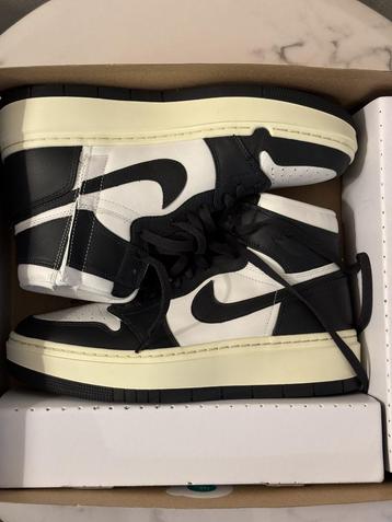 Nike Air Jordan 1 High Elevate Summit - maat 44 en 44,5  beschikbaar voor biedingen