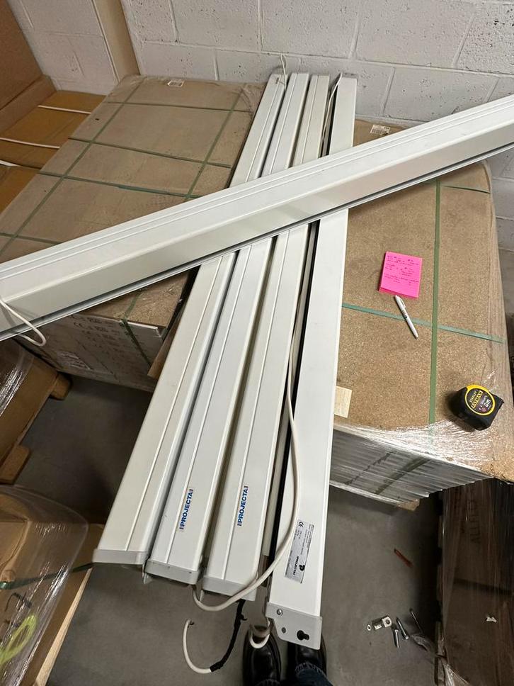 Écran projecteur blanc PROJECTA Wit projectiescherm, TV, Hi-fi & Vidéo, Accessoires pour projecteurs, Comme neuf, Enlèvement