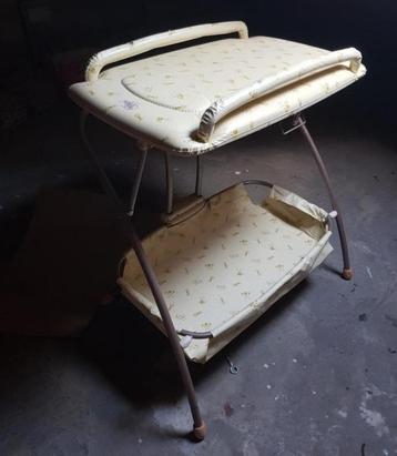 Verschoontafel beschikbaar voor biedingen