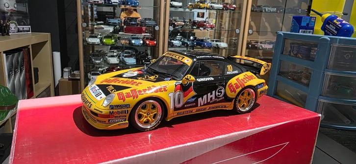 Porsche 911 (993) Cup No.10 Porsche Super Cup 1/18 Gt-Spirit, Hobby en Vrije tijd, Modelauto's | 1:18, Zo goed als nieuw, Auto