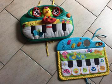 2 JEUX D'EVEIL"FICHER&PRICE"+COUSSIN"LBVYR"GRATUIT beschikbaar voor biedingen