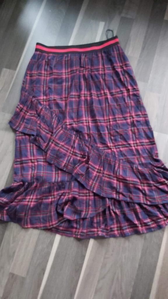 Sisters Point, rok, M, met volants, Kleding | Dames, Rokken, Zo goed als nieuw, Maat 38/40 (M), Paars, Onder de knie, Ophalen of Verzenden