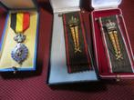 Eretekens 3 doosjes 2 verschillende, Postzegels en Munten, Penningen en Medailles, Ophalen, Goud