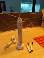 Brosse à dents électrique Oral b pro, Enlèvement ou Envoi, Utilisé, Brosse à dents