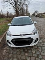 Te koop: witte Hyundai i10 5 deurs - 6.900 €, Auto's, Voorwielaandrijving, Euro 5, 1440 kg, 750 kg