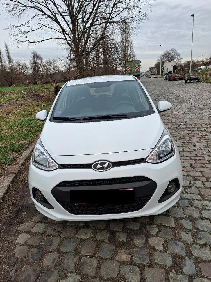 Te koop: witte Hyundai i10 5 deurs - 6.500 €, Auto's, Hyundai, Particulier, i10, ABS, Airconditioning, Centrale vergrendeling