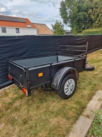 Aanhangwagen met nieuwe banden en verlichting beschikbaar voor biedingen