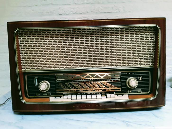Vintage radio BLAUWPUNT RIVIERA., Antiek en Kunst, Antiek | Tv's en Audio, Ophalen