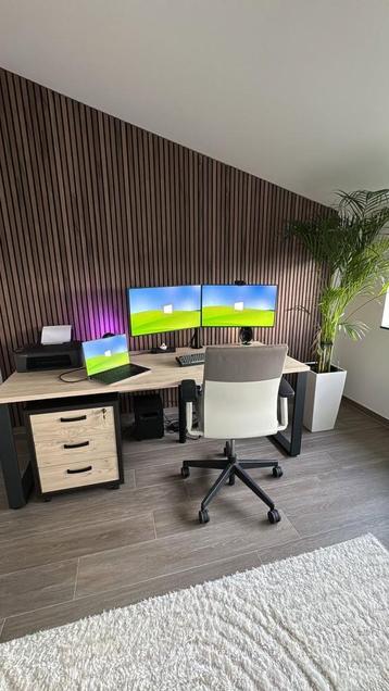 Bureau beschikbaar voor biedingen