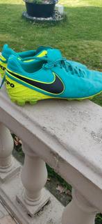 Chaussures Football Nike Tiempo taille 45 POUR SYNTHETIQUE, Sports & Fitness, Comme neuf, Enlèvement ou Envoi, Chaussures