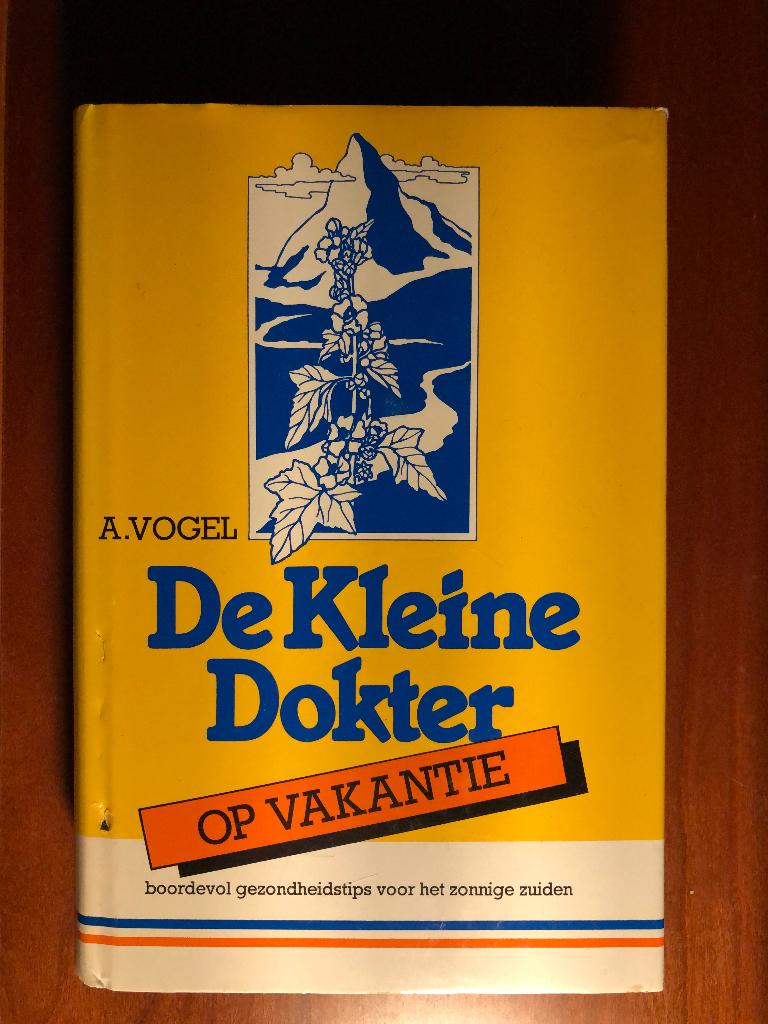 Dr Vogel De Kleine Dokter Op Vakantie, Ophalen of Verzenden, Zo goed als nieuw, Dr Vogel